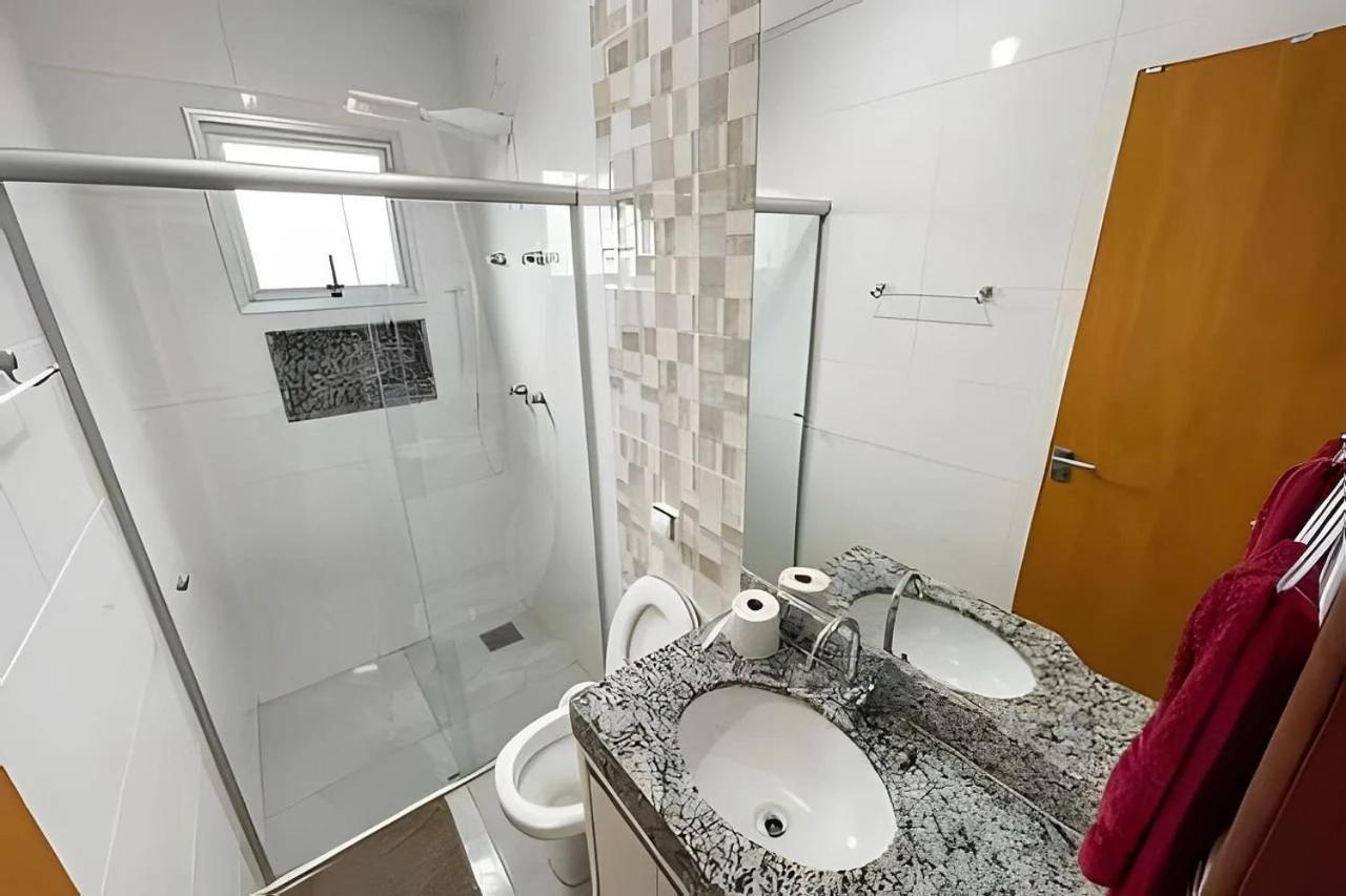 104 - Apartamento Completo Para Ate 7 Hospedes Patos de Minas Buitenkant foto